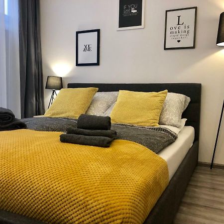Apartament Szczesliwa 13 - Plac Ratuszowy Еленя-Гура Экстерьер фото
