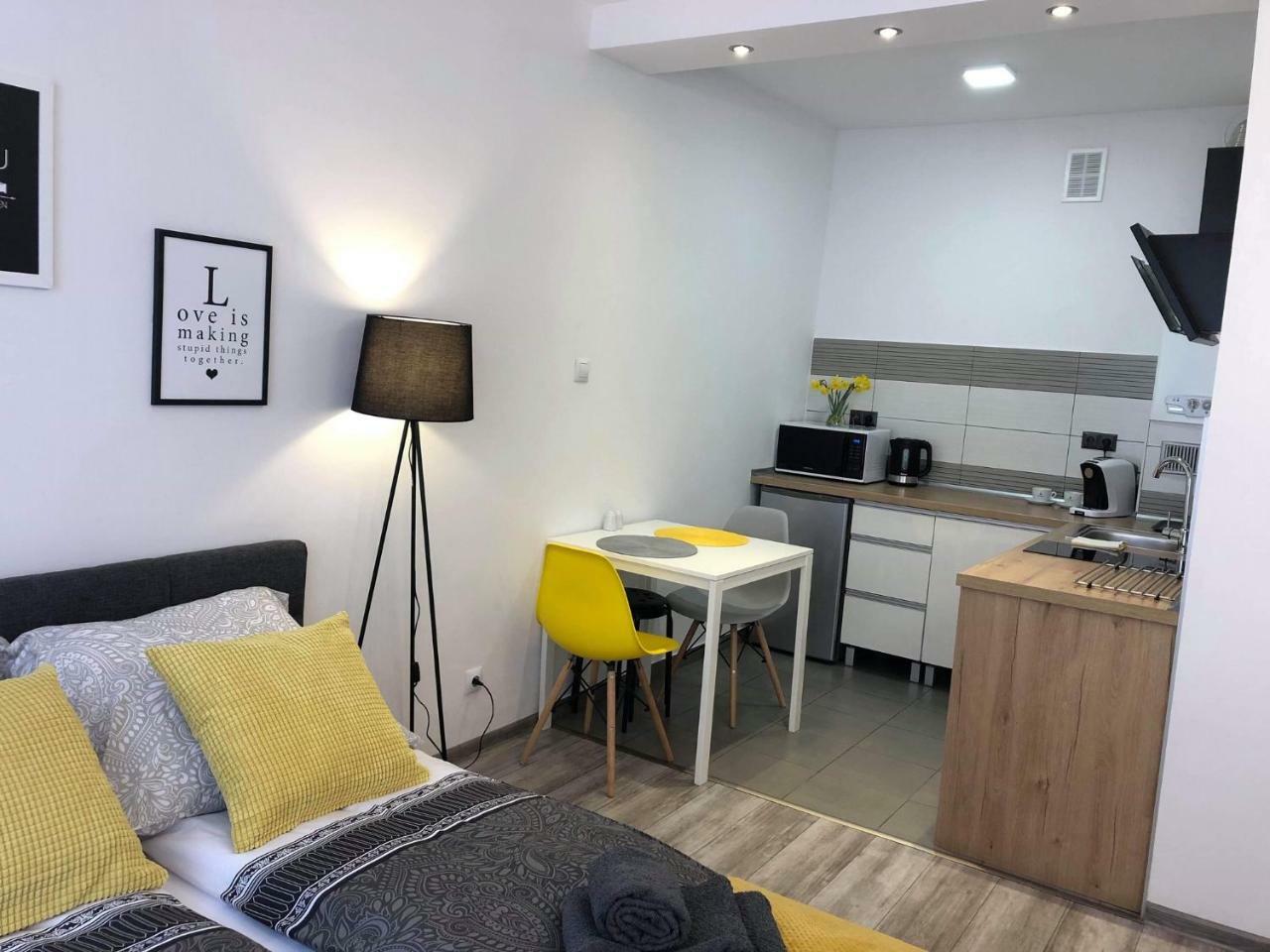 Apartament Szczesliwa 13 - Plac Ratuszowy Еленя-Гура Экстерьер фото