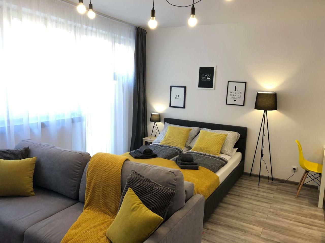 Apartament Szczesliwa 13 - Plac Ratuszowy Еленя-Гура Экстерьер фото