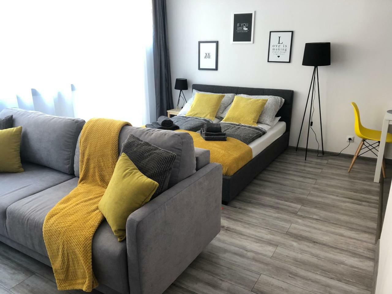 Apartament Szczesliwa 13 - Plac Ratuszowy Еленя-Гура Экстерьер фото