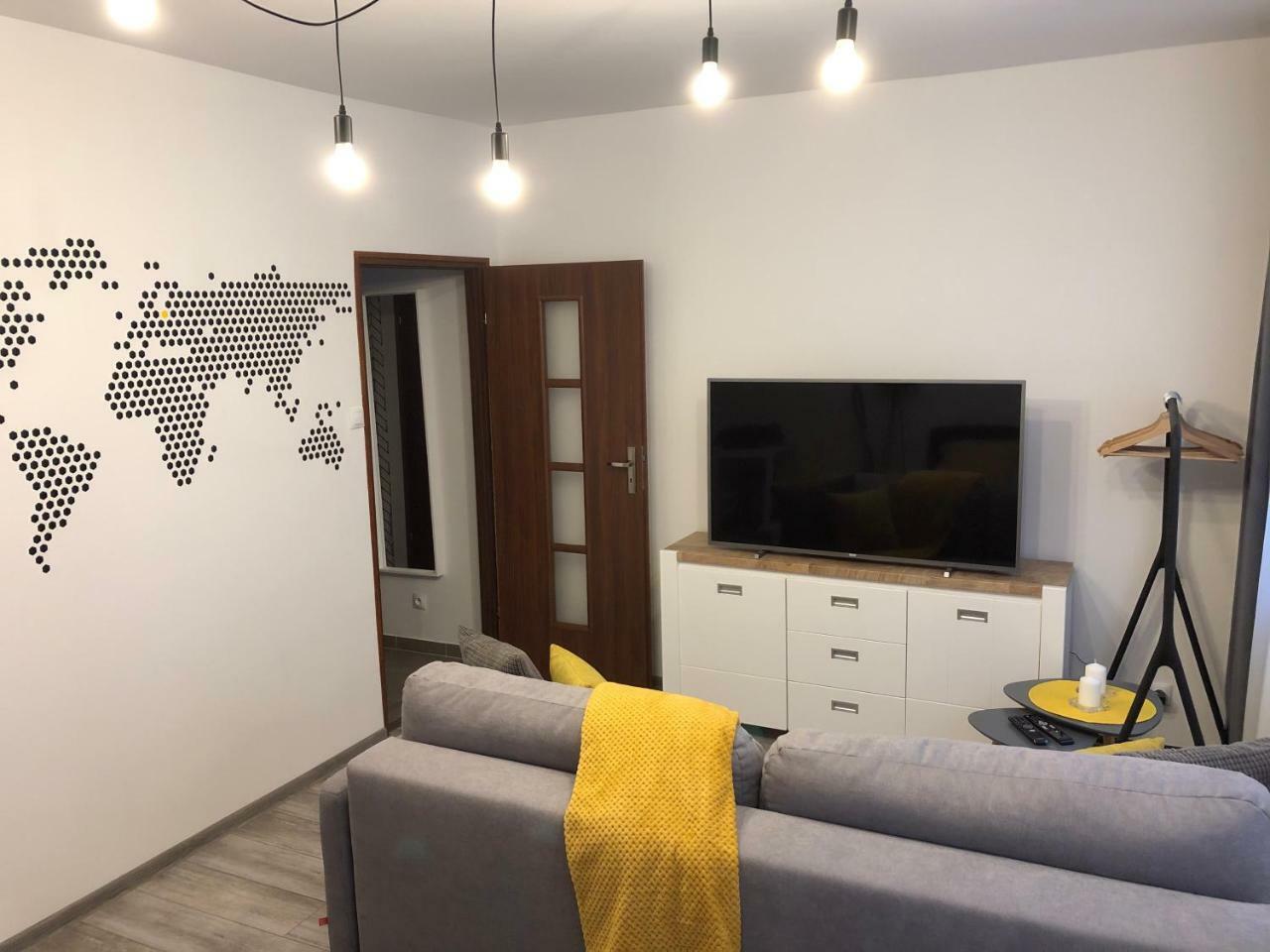Apartament Szczesliwa 13 - Plac Ratuszowy Еленя-Гура Экстерьер фото