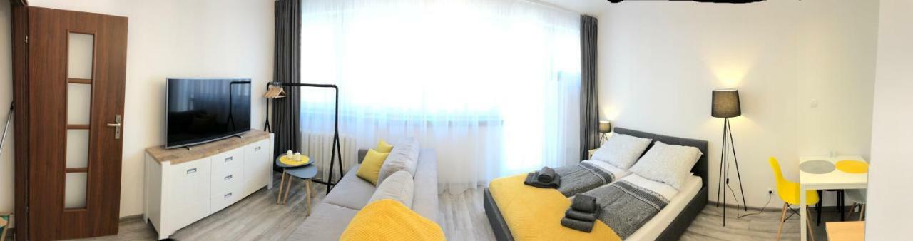 Apartament Szczesliwa 13 - Plac Ratuszowy Еленя-Гура Экстерьер фото