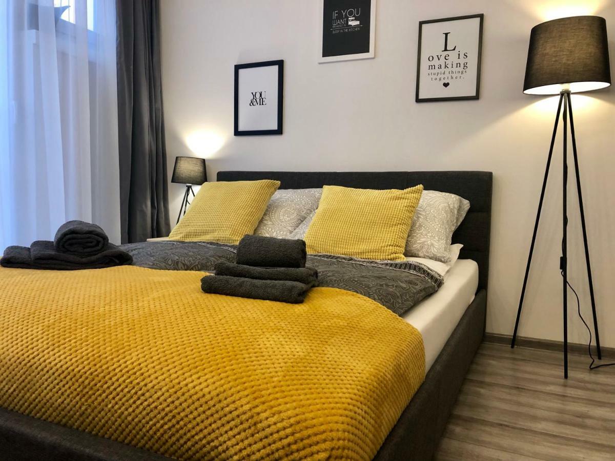 Apartament Szczesliwa 13 - Plac Ratuszowy Еленя-Гура Экстерьер фото